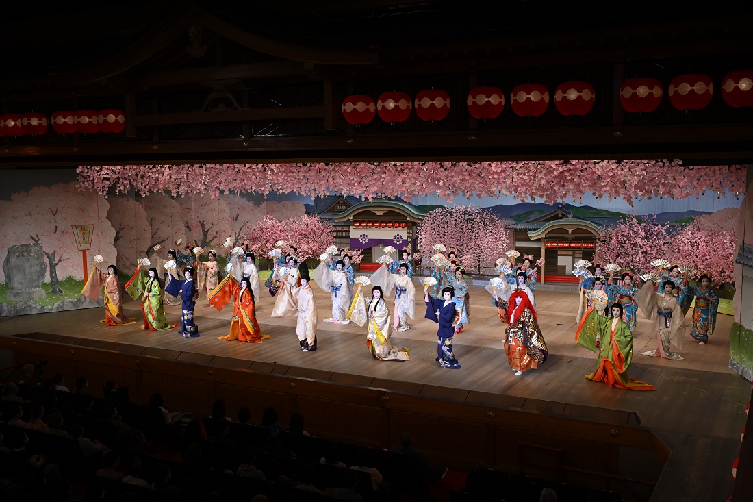 都をどり(祇園甲部歌舞練場)の写真